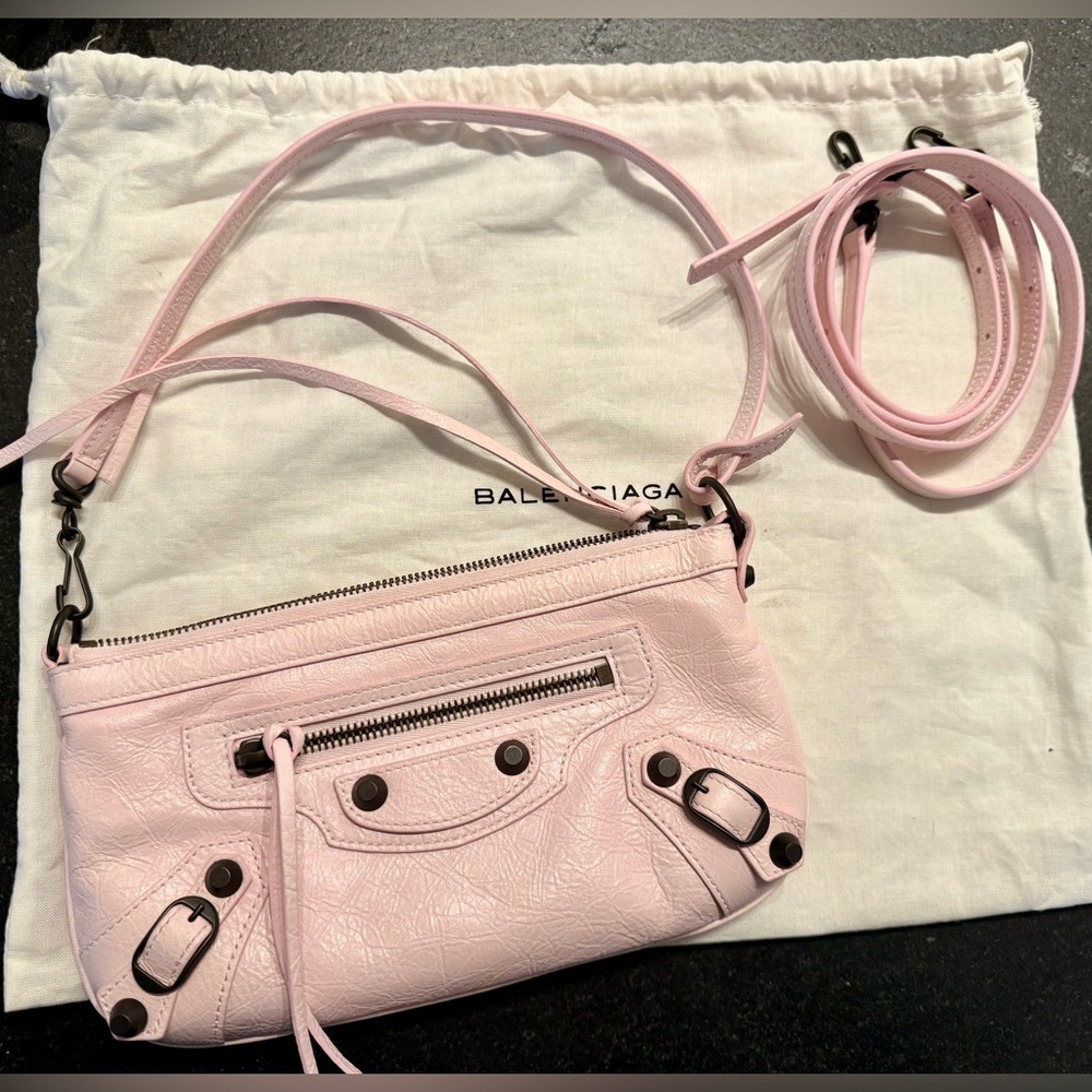 WOMEN'S LE CITY POUCH ON STRAP
PETAL PINK - Picture 2 of 9